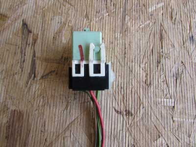 BMW Green Relay with Connector 613683737003